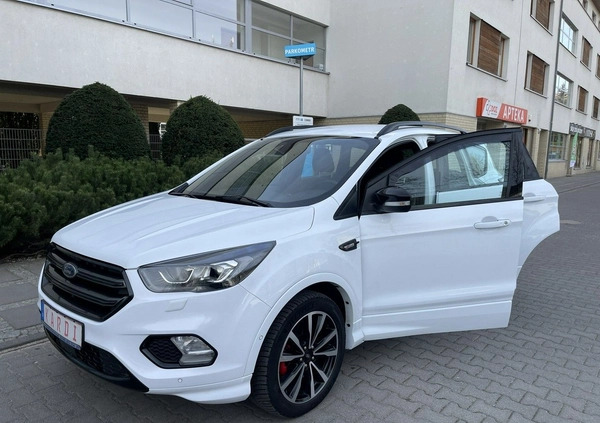 Ford Kuga cena 65900 przebieg: 213000, rok produkcji 2019 z Pilzno małe 631